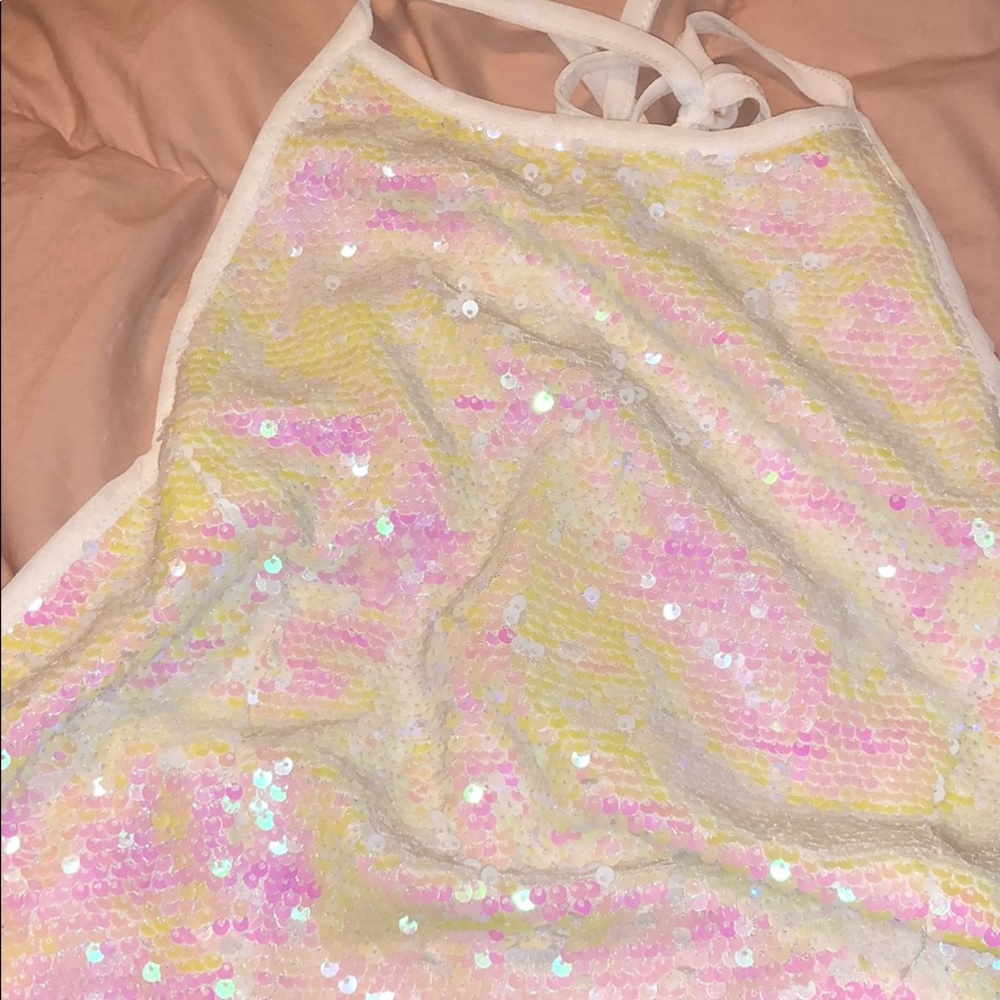 White sequin - Picture 2 of 4